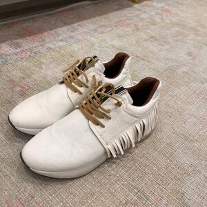 Shu Shop front tennis shoe